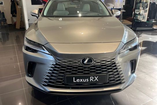 Lexus RX 350h Omotenashi