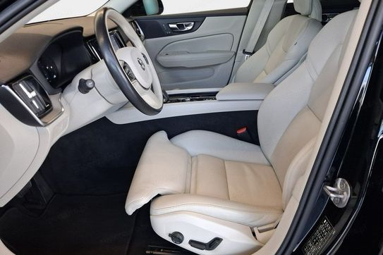 Volvo V60 CC Core B4 D AWD aut