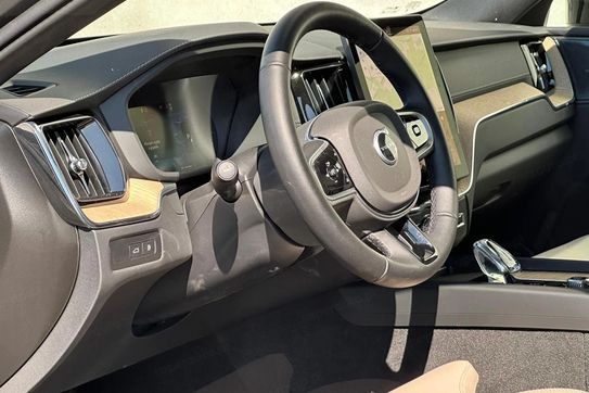 Volvo XC60 T8 Plug-In Hybrid AWD Ultra Dark