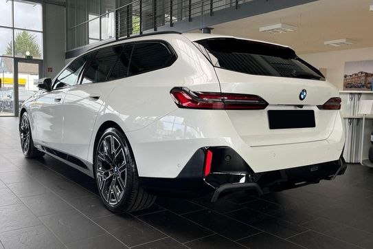 BMW Seria 5 Touring 550e xDrive M Sport