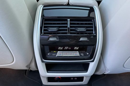 BMW X7 M60i xDrive mHEV sport-aut