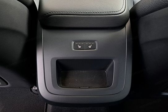 Volvo XC60 B4 D AWD Plus Dark aut