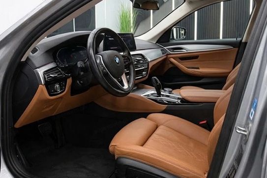 BMW Seria 5 Touring 520d xDrive