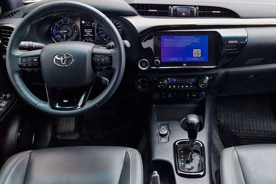 Toyota HiLux 2.8 d-4D Mhev Double Cab Invincible 4X4