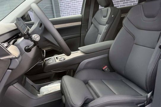 Volvo EX90 Twin AWD Plus 7 os