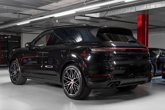 Porsche Cayenne E-Hybrid Black Edition