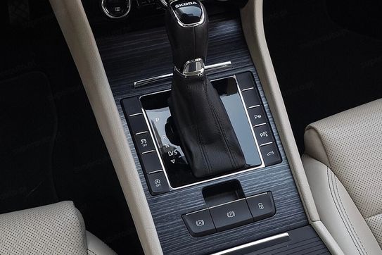 Skoda Superb 2.0 TDI SCR Style DSG