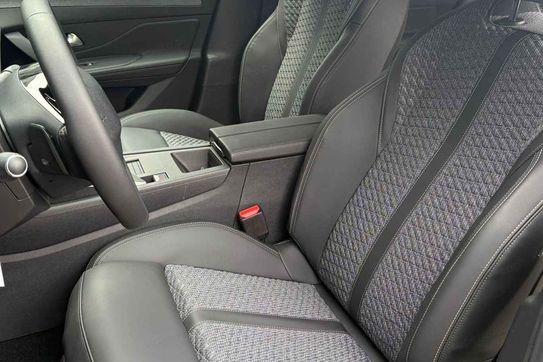 Peugeot 408 Allure S&S e-DCS6 1.2 PureTech mHEV