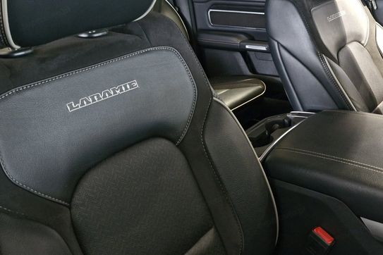 Dodge RAM 1500 V8 HEMI Laramie