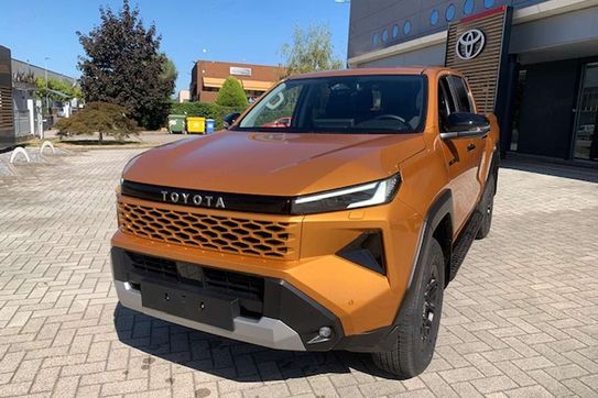 Toyota HiLux mHEV Double Cab Active 4x4 aut