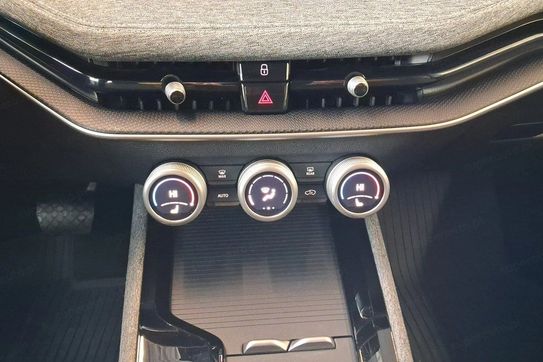 Skoda Superb 2.0 TDI SCR Selection DSG