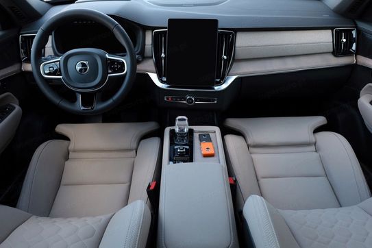 Volvo XC90 AWD Plug-In Hybrid Plus Bright 7os