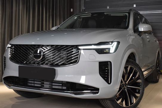 Volvo XC90 B5 AWD Plus Bright