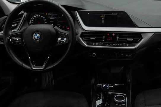 BMW Seria 1 118i Advantage