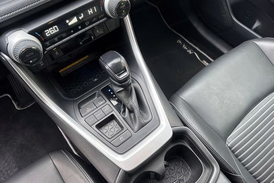 Toyota RAV4 Black Edition by JBL 2.5 Hybrid