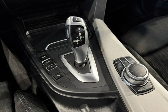 BMW Seria 3 Touring 320d xDrive