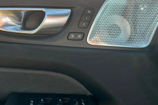 Volvo XC60 T8 Plug-In Hybrid AWD Polestar Engineered