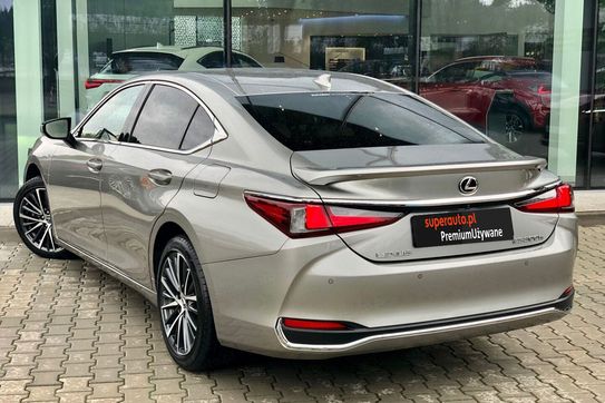 Lexus ES 300h Business Edition