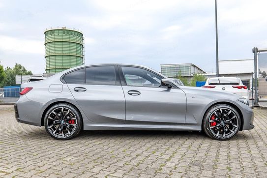 BMW Seria 3 330i xDrive M Sport