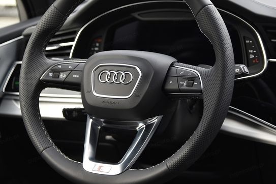 Audi Q8 55 TFSI e quattro