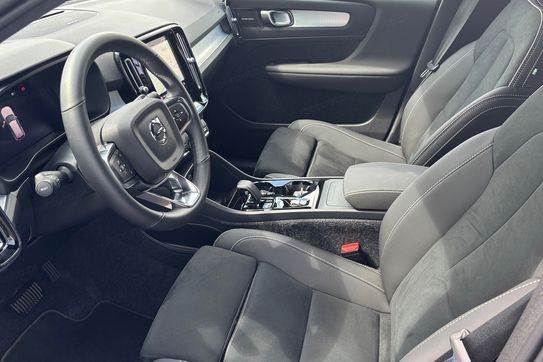 Volvo XC40 B3 Plus Dark