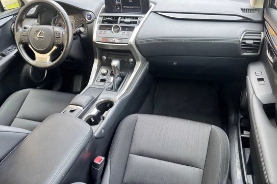 Lexus NX 300h Elegance 2WD