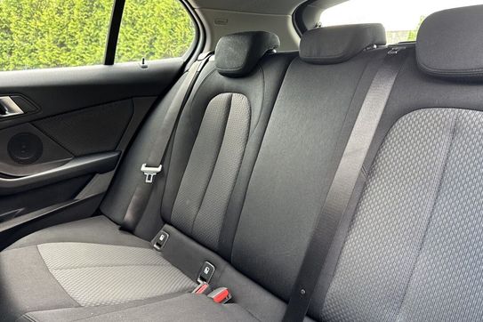 BMW Seria 1 118i Advantage aut