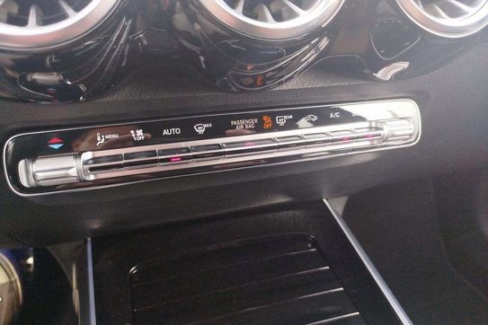 Mercedes GLB 200 mHEV AMG Line 7G-DCT