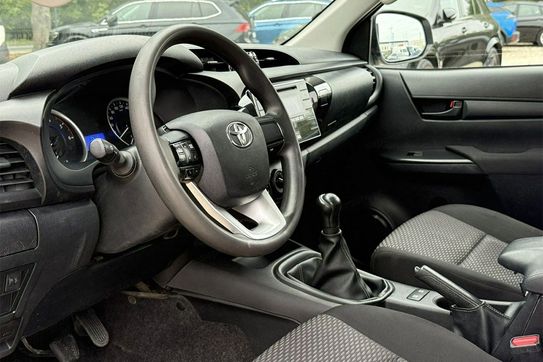Toyota HiLux Double Cab DLX 4x4