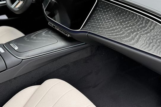 Mercedes Klasa E 300 e  4-Matic AMG