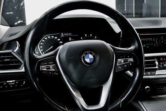BMW Seria 3 318i Advantage aut