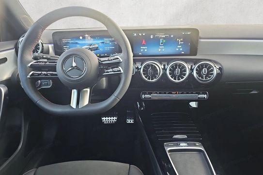 Mercedes Klasa A 220 4MATIC AMG Line