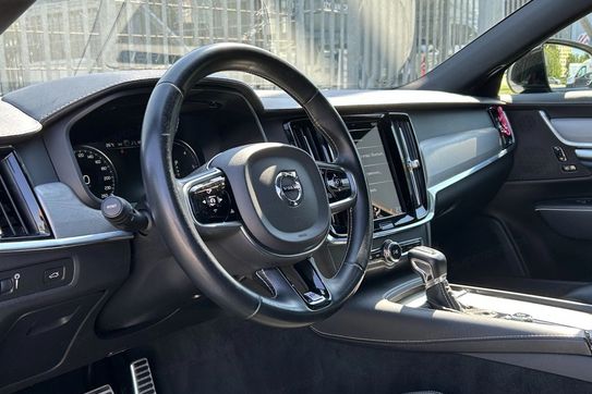 Volvo S90 D4 R-Design