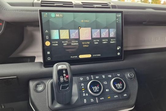 Land Rover Defender 110 D200 X-Dynamic SE