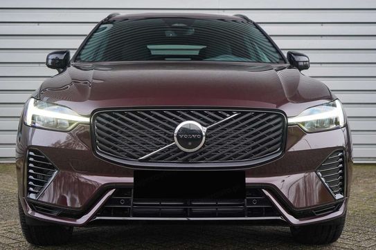 Volvo XC60 B5 AWD Ultra Dark