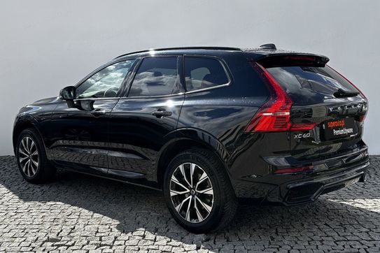 Volvo XC60 B4 D AWD Plus Dark
