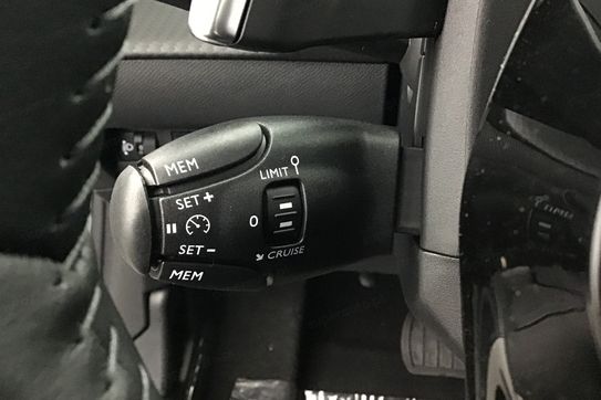 Peugeot 208 ALLURE 1.2 mHEV e-DCS6