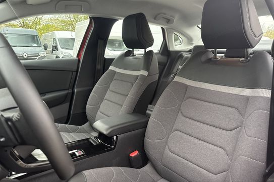 Citroen C4 X Plus  1.5 BlueHDi S&S EAT8