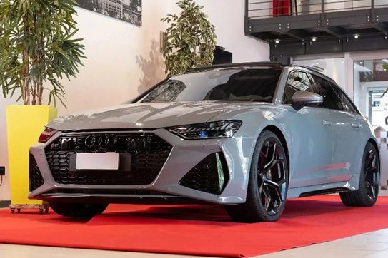 Audi A6 RS6 TFSI quattro Performance