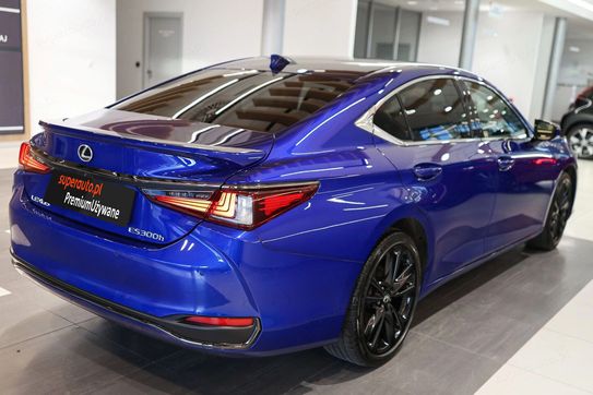Lexus ES 300h F Sport Design