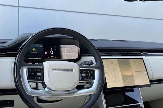 Land Rover Range Rover P550e Autobiography