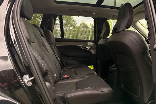 Volvo XC90 T8 AWD Plug-In Hybrid Ultra Dark 7os