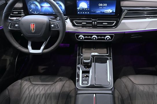 Hongqi HS5 2.0T AWD