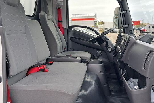 Isuzu M30 7.5 tony Plandeka + Winda