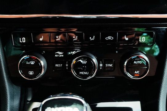 Skoda Superb 2.0 TDI SCR L&K DSG