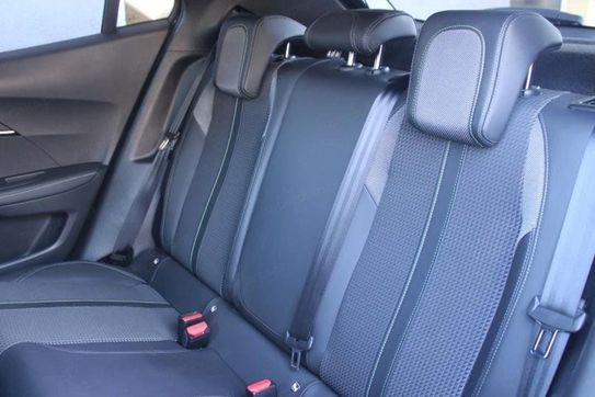 Peugeot 2008 1.2 PureTech GT EAT8