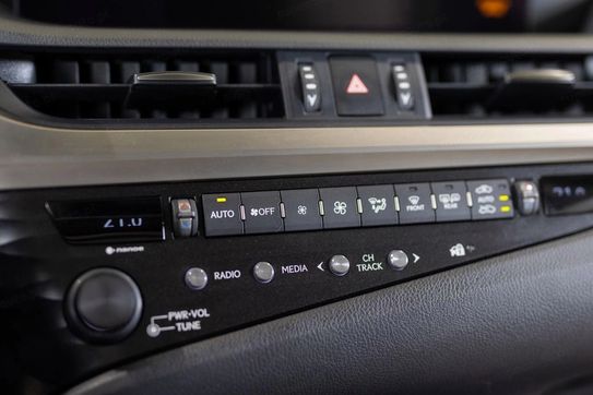 Lexus ES 300h Elegance