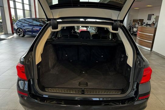 BMW Seria 5 Touring 530i xDrive Sport Line
