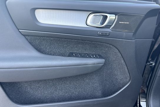 Volvo XC40 T5 Plug-In Hybrid Plus Dark