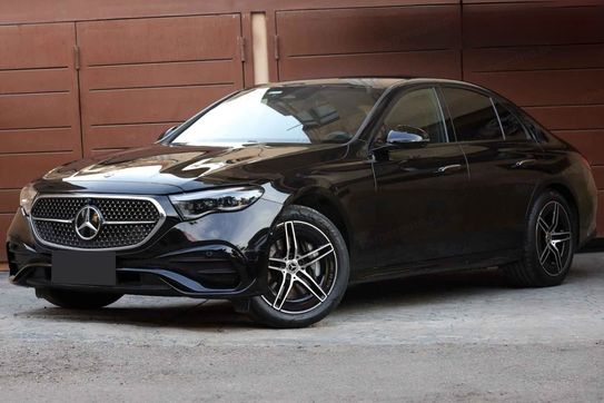 Mercedes Klasa E 300 e 4-Matic AMG